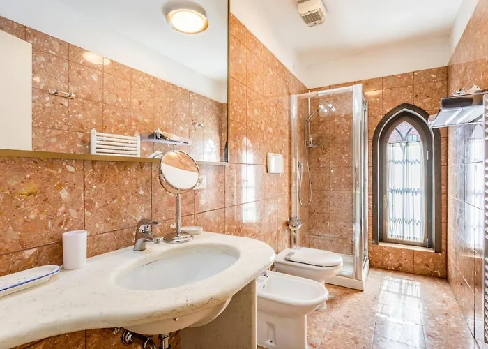 Molino Stucky * البندقية